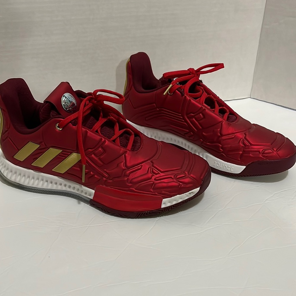 Iron man James hardens vol 3s worn once. No flaws size 7